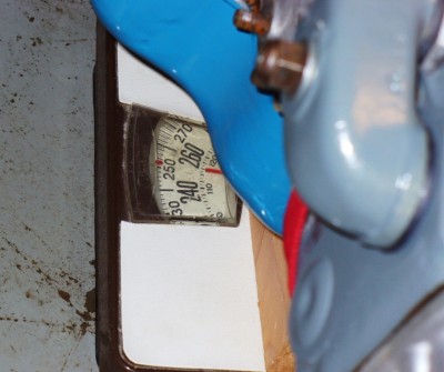 Engine on Scale_226-comp.JPG